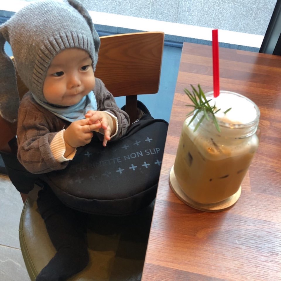 かさばらないたためるヒップシート 【ウィングシート】