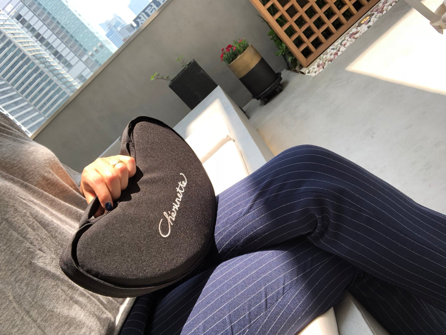 かさばらないたためるヒップシート 【ウィングシート】