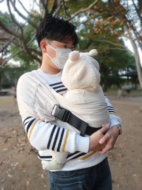 ハンモックのように赤ちゃんの抱っこができるちょい抱き「ポケットスリングメッシュ」