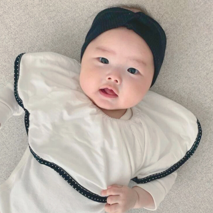 大判スタイ「シェリビブ」どんなに回ってもずっち定位置をキープするよだれかけ